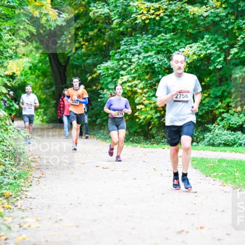 12.10.2025 - Bramfelder Halbmarathon 2025 Dr. Thomas Lammeyer http://msf.ph/oto/9358609 12.10.2025 11:05:00 Laufen 2688, 2684, 679, 2756 meine-sportfotos.de