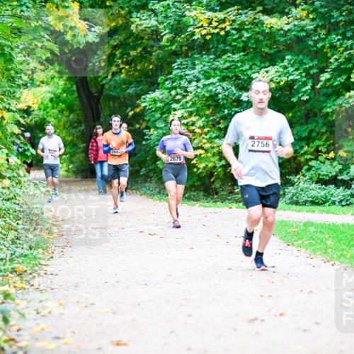 12.10.2025 - Bramfelder Halbmarathon 2025 Dr. Thomas Lammeyer http://msf.ph/oto/9358611 12.10.2025 11:05:00 Laufen 268, 2682, 2679, 2756 meine-sportfotos.de