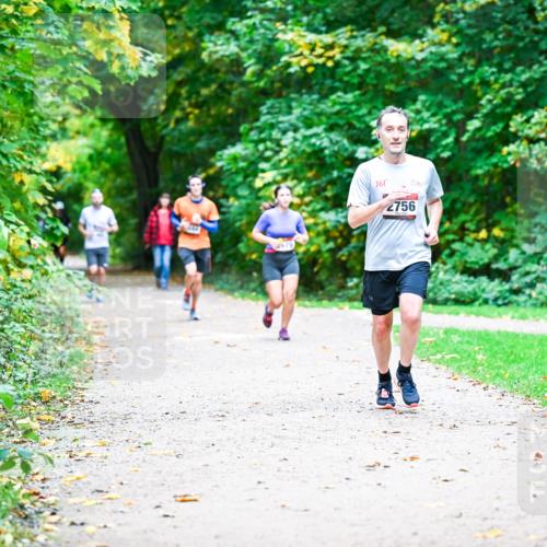 12.10.2025 - Bramfelder Halbmarathon 2025 Dr. Thomas Lammeyer http://msf.ph/oto/9358614 12.10.2025 11:05:01 Laufen 361, 2756 meine-sportfotos.de