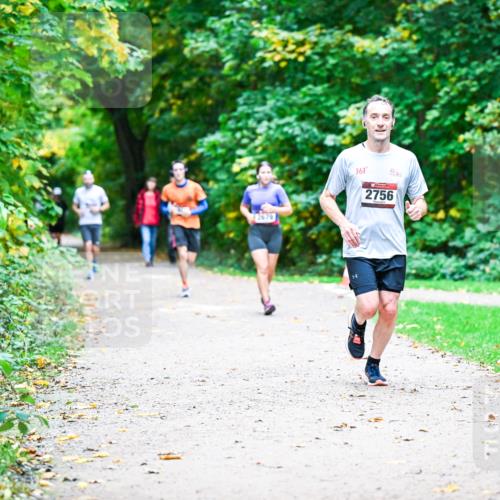 12.10.2025 - Bramfelder Halbmarathon 2025 Dr. Thomas Lammeyer http://msf.ph/oto/9358616 12.10.2025 11:05:01 Laufen 2679, 361, 2756 meine-sportfotos.de