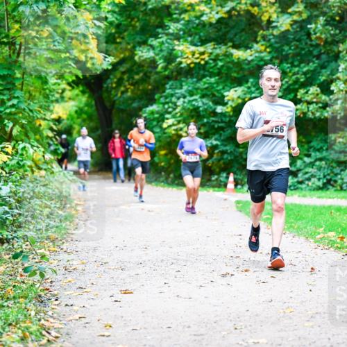 12.10.2025 - Bramfelder Halbmarathon 2025 Dr. Thomas Lammeyer http://msf.ph/oto/9358620 12.10.2025 11:05:01 Laufen 361, 756 meine-sportfotos.de