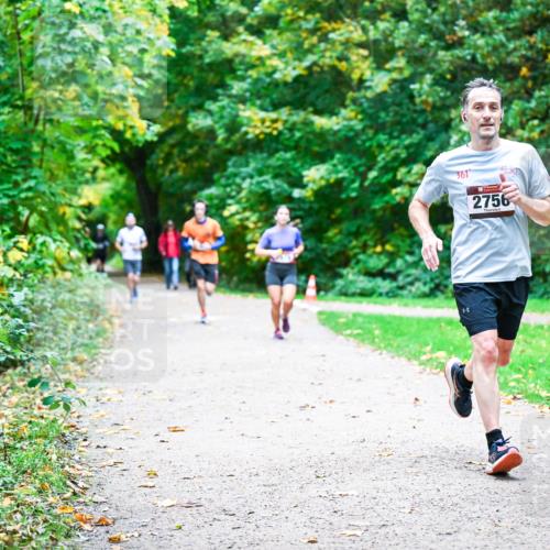 12.10.2025 - Bramfelder Halbmarathon 2025 Dr. Thomas Lammeyer http://msf.ph/oto/9358628 12.10.2025 11:05:03 Laufen 361, 2756 meine-sportfotos.de