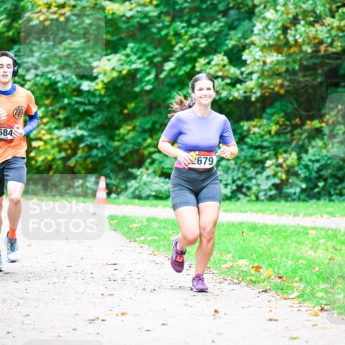 12.10.2025 - Bramfelder Halbmarathon 2025 Dr. Thomas Lammeyer http://msf.ph/oto/9358636 12.10.2025 11:05:05 Laufen 2684, 2679 meine-sportfotos.de