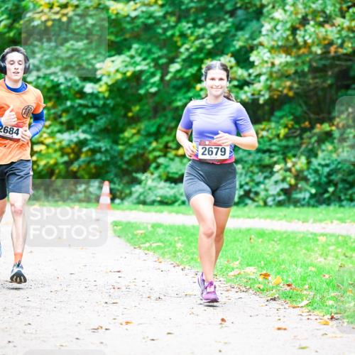 12.10.2025 - Bramfelder Halbmarathon 2025 Dr. Thomas Lammeyer http://msf.ph/oto/9358637 12.10.2025 11:05:05 Laufen 2684, 2679 meine-sportfotos.de