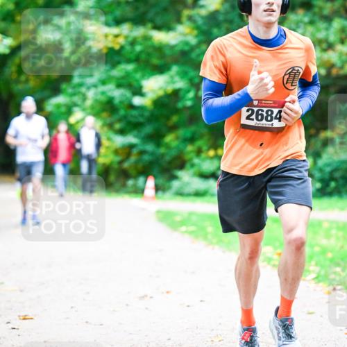 12.10.2025 - Bramfelder Halbmarathon 2025 Dr. Thomas Lammeyer http://msf.ph/oto/9358651 12.10.2025 11:05:07 Laufen 2684 meine-sportfotos.de