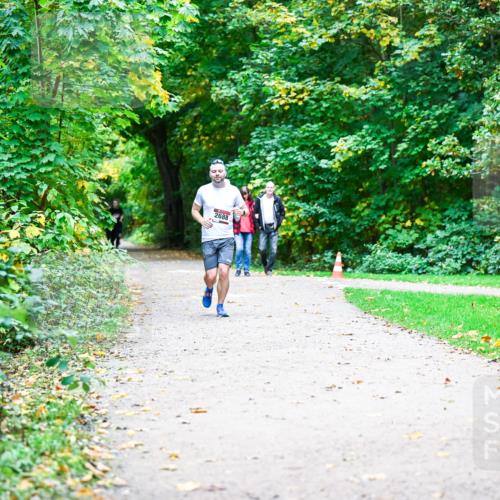 12.10.2025 - Bramfelder Halbmarathon 2025 Dr. Thomas Lammeyer http://msf.ph/oto/9358655 12.10.2025 11:05:08 Laufen 2688 meine-sportfotos.de