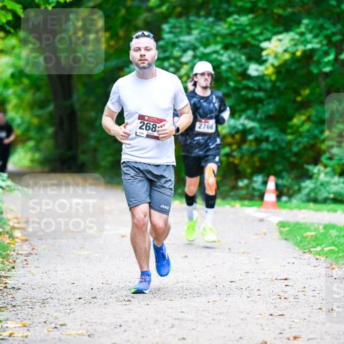 12.10.2025 - Bramfelder Halbmarathon 2025 Dr. Thomas Lammeyer http://msf.ph/oto/9358663 12.10.2025 11:05:10 Laufen 268, 61, 2766 meine-sportfotos.de