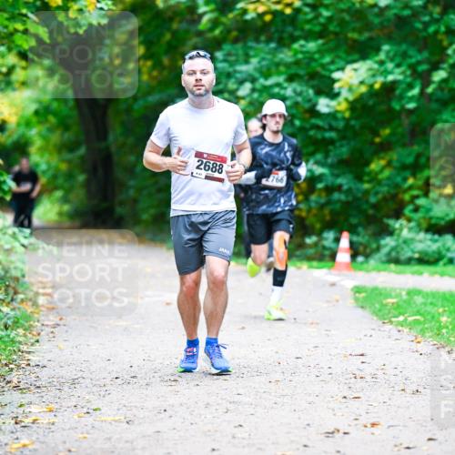 12.10.2025 - Bramfelder Halbmarathon 2025 Dr. Thomas Lammeyer http://msf.ph/oto/9358664 12.10.2025 11:05:10 Laufen 2688, 61, 766 meine-sportfotos.de
