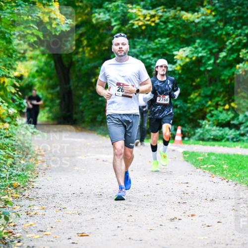 12.10.2025 - Bramfelder Halbmarathon 2025 Dr. Thomas Lammeyer http://msf.ph/oto/9358668 12.10.2025 11:05:11 Laufen 26, 61, 2766 meine-sportfotos.de