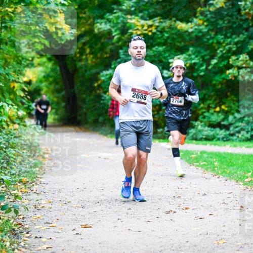 12.10.2025 - Bramfelder Halbmarathon 2025 Dr. Thomas Lammeyer http://msf.ph/oto/9358672 12.10.2025 11:05:11 Laufen 2688, 2766 meine-sportfotos.de