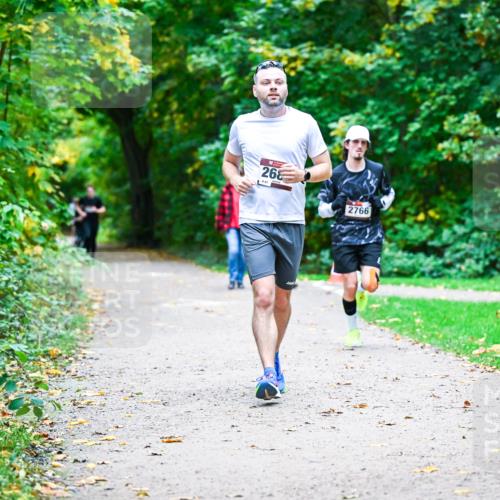 12.10.2025 - Bramfelder Halbmarathon 2025 Dr. Thomas Lammeyer http://msf.ph/oto/9358673 12.10.2025 11:05:12 Laufen 26, 61, 2766 meine-sportfotos.de