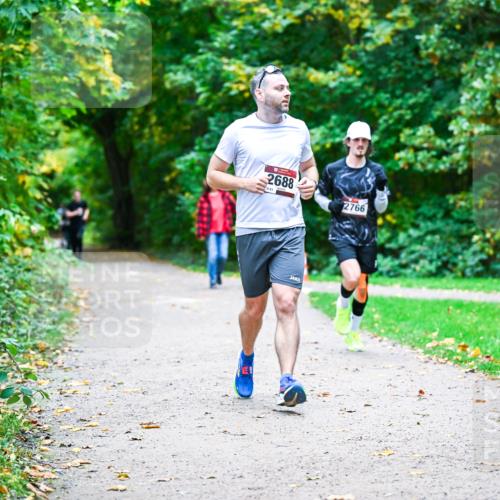 12.10.2025 - Bramfelder Halbmarathon 2025 Dr. Thomas Lammeyer http://msf.ph/oto/9358676 12.10.2025 11:05:12 Laufen 2688, 2766 meine-sportfotos.de