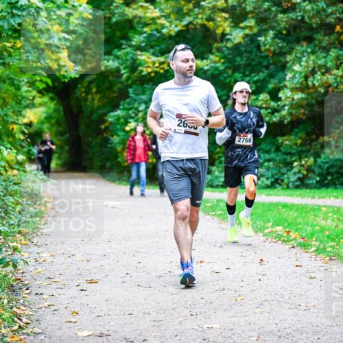 12.10.2025 - Bramfelder Halbmarathon 2025 Dr. Thomas Lammeyer http://msf.ph/oto/9358679 12.10.2025 11:05:12 Laufen 260, 61, 2766 meine-sportfotos.de
