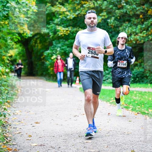 12.10.2025 - Bramfelder Halbmarathon 2025 Dr. Thomas Lammeyer http://msf.ph/oto/9358684 12.10.2025 11:05:13 Laufen 2680, 61, 2766 meine-sportfotos.de