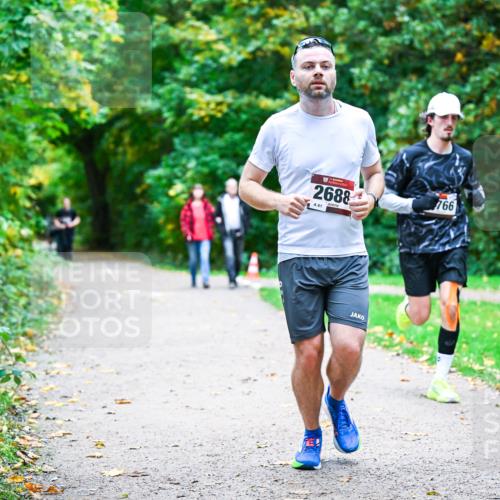 12.10.2025 - Bramfelder Halbmarathon 2025 Dr. Thomas Lammeyer http://msf.ph/oto/9358686 12.10.2025 11:05:13 Laufen 2688, 61, 766 meine-sportfotos.de