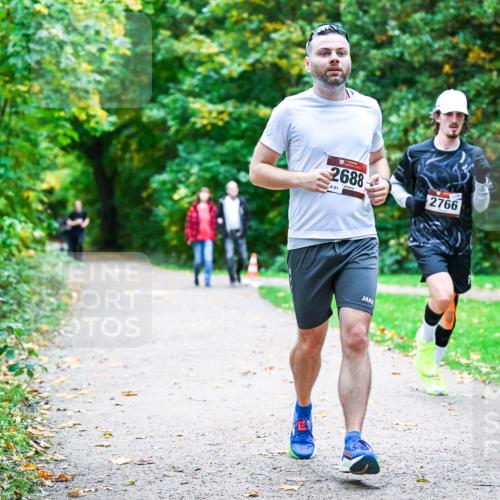12.10.2025 - Bramfelder Halbmarathon 2025 Dr. Thomas Lammeyer http://msf.ph/oto/9358687 12.10.2025 11:05:13 Laufen 2688, 2766 meine-sportfotos.de