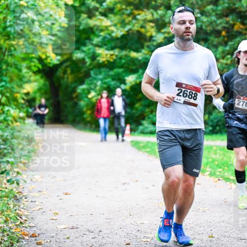 12.10.2025 - Bramfelder Halbmarathon 2025 Dr. Thomas Lammeyer http://msf.ph/oto/9358689 12.10.2025 11:05:14 Laufen 2688, 61, 2766 meine-sportfotos.de