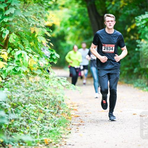 12.10.2025 - Bramfelder Halbmarathon 2025 Dr. Thomas Lammeyer http://msf.ph/oto/9358693 12.10.2025 11:05:20 Laufen 2934 meine-sportfotos.de