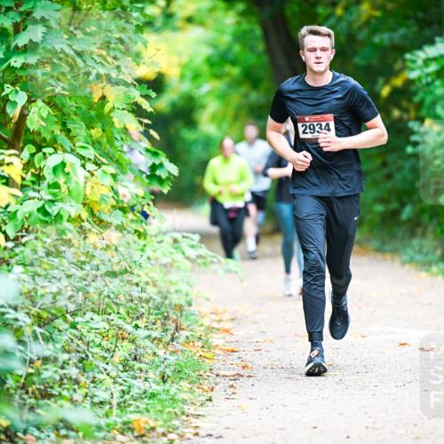 12.10.2025 - Bramfelder Halbmarathon 2025 Dr. Thomas Lammeyer http://msf.ph/oto/9358695 12.10.2025 11:05:20 Laufen 2934 meine-sportfotos.de
