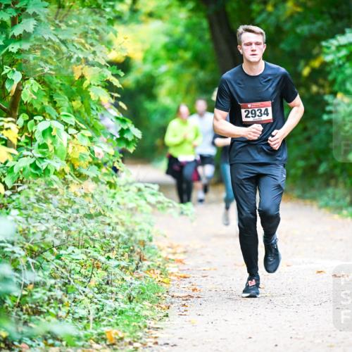 12.10.2025 - Bramfelder Halbmarathon 2025 Dr. Thomas Lammeyer http://msf.ph/oto/9358696 12.10.2025 11:05:20 Laufen 2934 meine-sportfotos.de