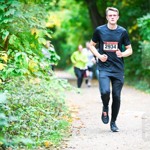12.10.2025 - Bramfelder Halbmarathon 2025 Dr. Thomas Lammeyer http://msf.ph/oto/9358699 12.10.2025 11:05:21 Laufen 2934 meine-sportfotos.de