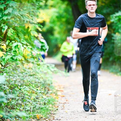 12.10.2025 - Bramfelder Halbmarathon 2025 Dr. Thomas Lammeyer http://msf.ph/oto/9358703 12.10.2025 11:05:21 Laufen  meine-sportfotos.de