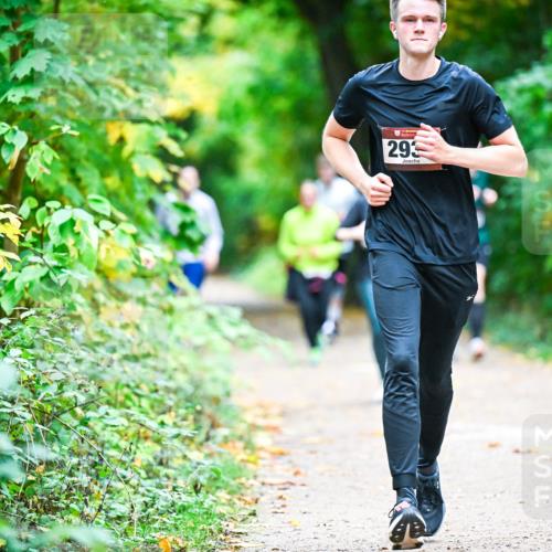 12.10.2025 - Bramfelder Halbmarathon 2025 Dr. Thomas Lammeyer http://msf.ph/oto/9358706 12.10.2025 11:05:22 Laufen 34, 293 meine-sportfotos.de