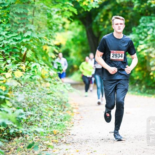 12.10.2025 - Bramfelder Halbmarathon 2025 Dr. Thomas Lammeyer http://msf.ph/oto/9358710 12.10.2025 11:05:22 Laufen 2934 meine-sportfotos.de