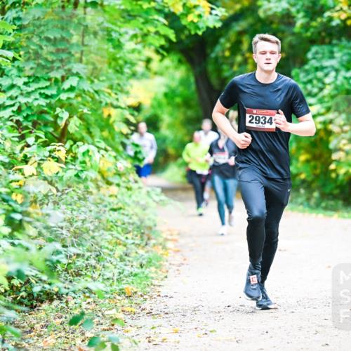 12.10.2025 - Bramfelder Halbmarathon 2025 Dr. Thomas Lammeyer http://msf.ph/oto/9358711 12.10.2025 11:05:22 Laufen 2934 meine-sportfotos.de