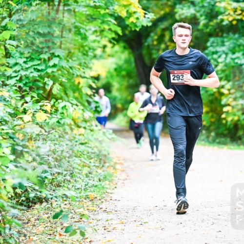 12.10.2025 - Bramfelder Halbmarathon 2025 Dr. Thomas Lammeyer http://msf.ph/oto/9358712 12.10.2025 11:05:22 Laufen 293 meine-sportfotos.de