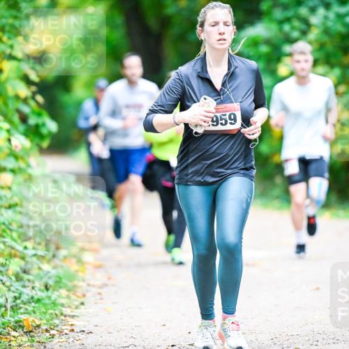 12.10.2025 - Bramfelder Halbmarathon 2025 Dr. Thomas Lammeyer http://msf.ph/oto/9358745 12.10.2025 11:05:28 Laufen 959, 2560 meine-sportfotos.de