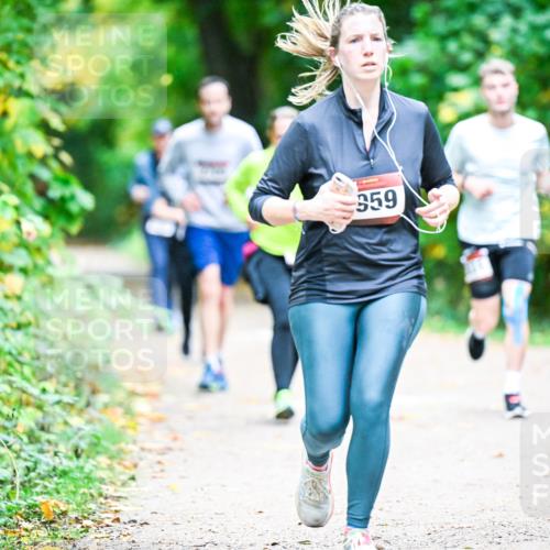 12.10.2025 - Bramfelder Halbmarathon 2025 Dr. Thomas Lammeyer http://msf.ph/oto/9358747 12.10.2025 11:05:28 Laufen 359, 2560 meine-sportfotos.de