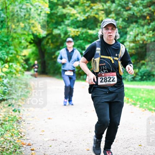12.10.2025 - Bramfelder Halbmarathon 2025 Dr. Thomas Lammeyer http://msf.ph/oto/9358807 12.10.2025 11:05:39 Laufen 2822 meine-sportfotos.de