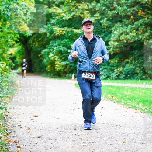 12.10.2025 - Bramfelder Halbmarathon 2025 Dr. Thomas Lammeyer http://msf.ph/oto/9358818 12.10.2025 11:05:41 Laufen 2250 meine-sportfotos.de