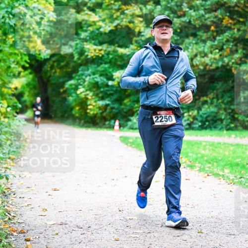 12.10.2025 - Bramfelder Halbmarathon 2025 Dr. Thomas Lammeyer http://msf.ph/oto/9358820 12.10.2025 11:05:41 Laufen 2250 meine-sportfotos.de