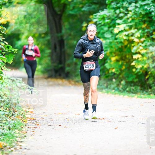 12.10.2025 - Bramfelder Halbmarathon 2025 Dr. Thomas Lammeyer http://msf.ph/oto/9358830 12.10.2025 11:05:46 Laufen 2555 meine-sportfotos.de