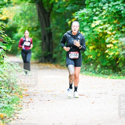 12.10.2025 - Bramfelder Halbmarathon 2025 Dr. Thomas Lammeyer http://msf.ph/oto/9358832 12.10.2025 11:05:46 Laufen 2555 meine-sportfotos.de
