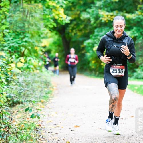 12.10.2025 - Bramfelder Halbmarathon 2025 Dr. Thomas Lammeyer http://msf.ph/oto/9358868 12.10.2025 11:05:51 Laufen 2555 meine-sportfotos.de
