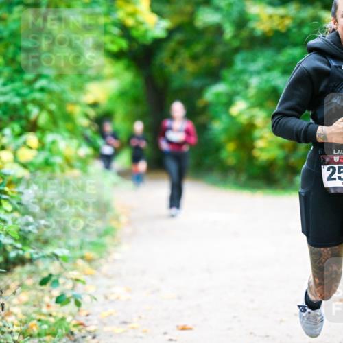 12.10.2025 - Bramfelder Halbmarathon 2025 Dr. Thomas Lammeyer http://msf.ph/oto/9358872 12.10.2025 11:05:52 Laufen 2555 meine-sportfotos.de