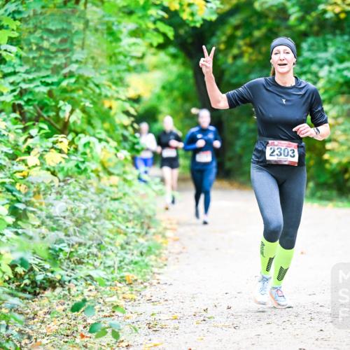 12.10.2025 - Bramfelder Halbmarathon 2025 Dr. Thomas Lammeyer http://msf.ph/oto/9358923 12.10.2025 11:06:03 Laufen 2303 meine-sportfotos.de