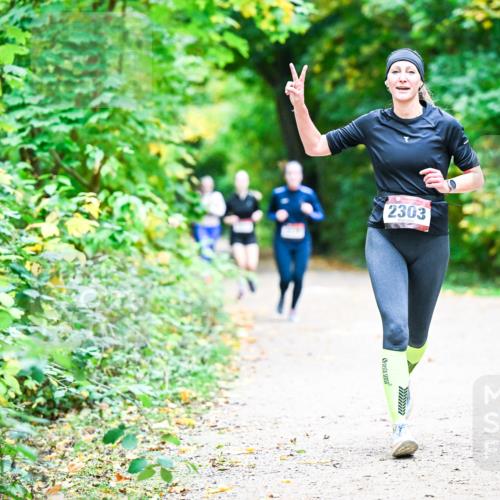 12.10.2025 - Bramfelder Halbmarathon 2025 Dr. Thomas Lammeyer http://msf.ph/oto/9358924 12.10.2025 11:06:03 Laufen 2303 meine-sportfotos.de