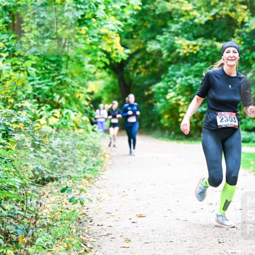 12.10.2025 - Bramfelder Halbmarathon 2025 Dr. Thomas Lammeyer http://msf.ph/oto/9358933 12.10.2025 11:06:04 Laufen 2303 meine-sportfotos.de