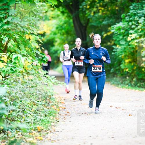 12.10.2025 - Bramfelder Halbmarathon 2025 Dr. Thomas Lammeyer http://msf.ph/oto/9358935 12.10.2025 11:06:06 Laufen 2, 2418, 2376 meine-sportfotos.de