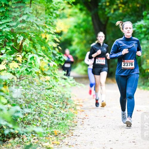 12.10.2025 - Bramfelder Halbmarathon 2025 Dr. Thomas Lammeyer http://msf.ph/oto/9358939 12.10.2025 11:06:07 Laufen 2418, 2376 meine-sportfotos.de