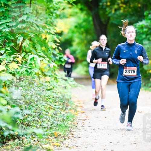 12.10.2025 - Bramfelder Halbmarathon 2025 Dr. Thomas Lammeyer http://msf.ph/oto/9358940 12.10.2025 11:06:07 Laufen 2418, 2376 meine-sportfotos.de