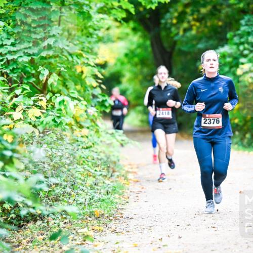 12.10.2025 - Bramfelder Halbmarathon 2025 Dr. Thomas Lammeyer http://msf.ph/oto/9358943 12.10.2025 11:06:07 Laufen 2418, 2376 meine-sportfotos.de