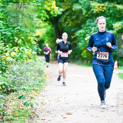 12.10.2025 - Bramfelder Halbmarathon 2025 Dr. Thomas Lammeyer http://msf.ph/oto/9358956 12.10.2025 11:06:10 Laufen 2418, 2376 meine-sportfotos.de