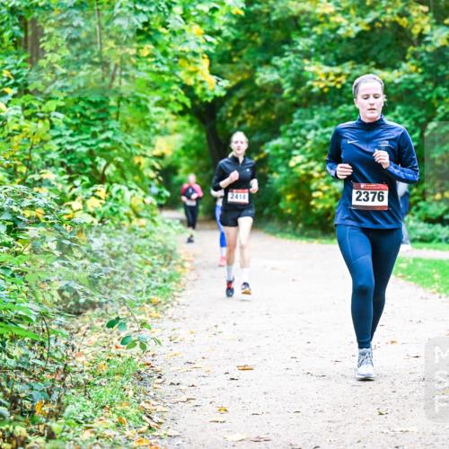 12.10.2025 - Bramfelder Halbmarathon 2025 Dr. Thomas Lammeyer http://msf.ph/oto/9358960 12.10.2025 11:06:10 Laufen 2418, 2376 meine-sportfotos.de