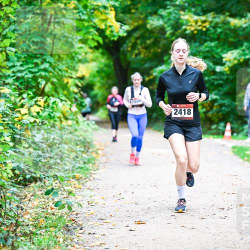 12.10.2025 - Bramfelder Halbmarathon 2025 Dr. Thomas Lammeyer http://msf.ph/oto/9358972 12.10.2025 11:06:12 Laufen 2418 meine-sportfotos.de