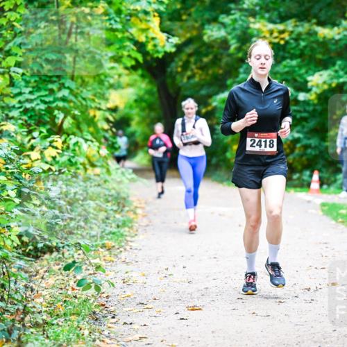 12.10.2025 - Bramfelder Halbmarathon 2025 Dr. Thomas Lammeyer http://msf.ph/oto/9358973 12.10.2025 11:06:12 Laufen 2418 meine-sportfotos.de